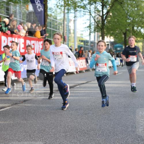 25.04.2025 - Das Zehntel Lena Gebhardt http://msf.ph/oto/7781579 26.04.2025 08:51:52 Ziel 1112, 1113, 1171, 1177, 1208, 1232, 1488, 1546, 1621, 1654, 1757, 1788, 1939, 1943, 2010, 2015, 2213, 2309, 2348, 2481, 2505, 2621, 2644, 2684, 2700, 2779, 2848, 2853, 2907, 2960, 2975, 3049, 3060, 3066, 3099, 3188, 3404, 3450, 3486, 3516, 3530, 3538, 3595, 3720, 3856, 3873, 3877 meine-sportfotos.de