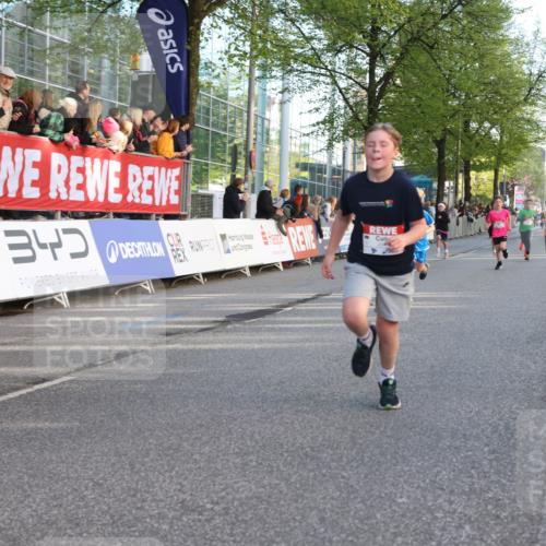 25.04.2025 - Das Zehntel Lena Gebhardt http://msf.ph/oto/7781643 26.04.2025 08:51:53 Ziel 1112, 1113, 1171, 1177, 1208, 1232, 1488, 1546, 1621, 1654, 1757, 1788, 1939, 1943, 2010, 2015, 2149, 2213, 2309, 2348, 2481, 2505, 2621, 2644, 2684, 2700, 2779, 2848, 2853, 2907, 2960, 2975, 3049, 3060, 3066, 3099, 3188, 3404, 3450, 3486, 3516, 3530, 3538, 3595, 3720, 3856, 3873, 3877 meine-sportfotos.de