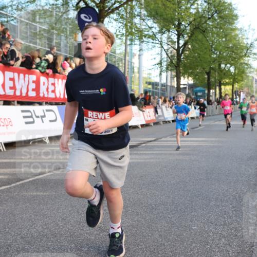 25.04.2025 - Das Zehntel Lena Gebhardt http://msf.ph/oto/7781674 26.04.2025 08:51:54 Ziel 1112, 1113, 1171, 1177, 1207, 1208, 1232, 1546, 1621, 1654, 1757, 1788, 1939, 1943, 2010, 2015, 2149, 2161, 2213, 2309, 2348, 2481, 2505, 2621, 2644, 2684, 2700, 2779, 2848, 2853, 2907, 2960, 2975, 3049, 3060, 3066, 3188, 3404, 3450, 3486, 3516, 3530, 3538, 3595, 3720, 3856, 3873, 3877 meine-sportfotos.de