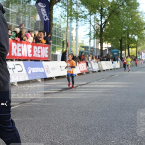 25.04.2025 - Das Zehntel Lena Gebhardt http://msf.ph/oto/7781964 26.04.2025 08:52:00 Ziel 1112, 1113, 1166, 1171, 1176, 1177, 1207, 1208, 1232, 1245, 1621, 1654, 1788, 1939, 2015, 2149, 2161, 2213, 2216, 2348, 2355, 2481, 2505, 2644, 2684, 2700, 2779, 2886, 2907, 2960, 2975, 3060, 3066, 3160, 3161, 3212, 3404, 3407, 3450, 3486, 3496, 3516, 3530, 3538, 3595, 3720, 3856, 3873 meine-sportfotos.de