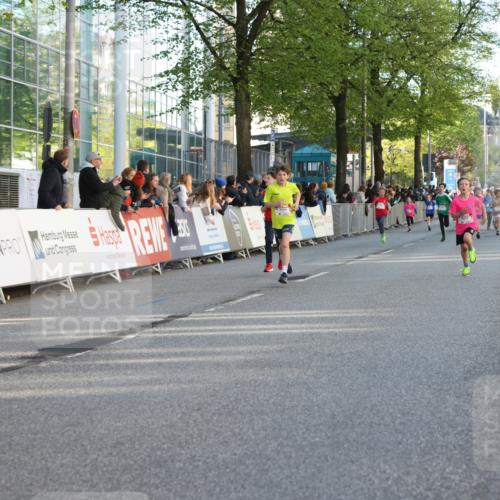 25.04.2025 - Das Zehntel Lena Gebhardt http://msf.ph/oto/7782102 26.04.2025 08:52:02 Ziel 1112, 1113, 1166, 1171, 1176, 1188, 1207, 1208, 1232, 1245, 1621, 1654, 1788, 1939, 2015, 2023, 2149, 2161, 2216, 2348, 2355, 2481, 2505, 2644, 2700, 2779, 2886, 2975, 3060, 3066, 3160, 3161, 3212, 3404, 3407, 3450, 3486, 3496, 3516, 3530, 3538, 3595, 3720, 3856, 3873 meine-sportfotos.de