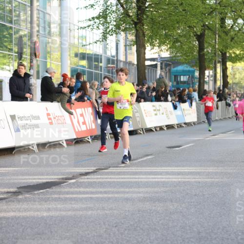 25.04.2025 - Das Zehntel Lena Gebhardt http://msf.ph/oto/7782113 26.04.2025 08:52:04 Ziel 1112, 1113, 1166, 1171, 1176, 1188, 1207, 1208, 1232, 1245, 1621, 1654, 1788, 1939, 2015, 2023, 2149, 2161, 2216, 2355, 2481, 2505, 2779, 2886, 2975, 3060, 3066, 3160, 3161, 3212, 3404, 3407, 3450, 3486, 3496, 3516, 3530, 3538, 3595, 3720, 3856, 3873 meine-sportfotos.de