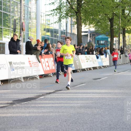 25.04.2025 - Das Zehntel Lena Gebhardt http://msf.ph/oto/7782120 26.04.2025 08:52:04 Ziel 1112, 1113, 1166, 1171, 1176, 1188, 1207, 1208, 1232, 1245, 1621, 1654, 1788, 1939, 2015, 2023, 2149, 2161, 2216, 2355, 2481, 2505, 2779, 2886, 2975, 3060, 3066, 3160, 3161, 3212, 3404, 3407, 3450, 3486, 3496, 3516, 3530, 3538, 3595, 3720, 3856, 3873 meine-sportfotos.de