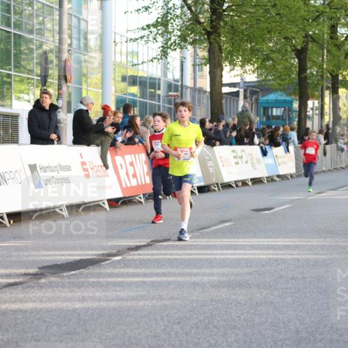 25.04.2025 - Das Zehntel Lena Gebhardt http://msf.ph/oto/7782128 26.04.2025 08:52:04 Ziel 1112, 1113, 1166, 1171, 1176, 1188, 1207, 1208, 1232, 1245, 1621, 1654, 1788, 1939, 2015, 2023, 2149, 2161, 2216, 2355, 2481, 2505, 2779, 2886, 2975, 3060, 3066, 3160, 3161, 3212, 3404, 3407, 3450, 3486, 3496, 3516, 3530, 3538, 3595, 3720, 3856, 3873 meine-sportfotos.de