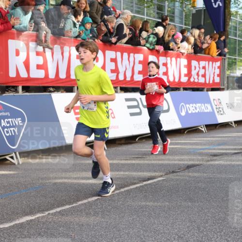 25.04.2025 - Das Zehntel Lena Gebhardt http://msf.ph/oto/7782226 26.04.2025 08:52:07 Ziel 1112, 1113, 1166, 1171, 1176, 1188, 1207, 1208, 1232, 1245, 1418, 1621, 1654, 1788, 1939, 2015, 2023, 2149, 2161, 2216, 2355, 2364, 2481, 2859, 2886, 3060, 3160, 3161, 3171, 3212, 3404, 3407, 3450, 3486, 3496, 3516, 3530, 3595, 3720, 3822, 3856, 3873 meine-sportfotos.de