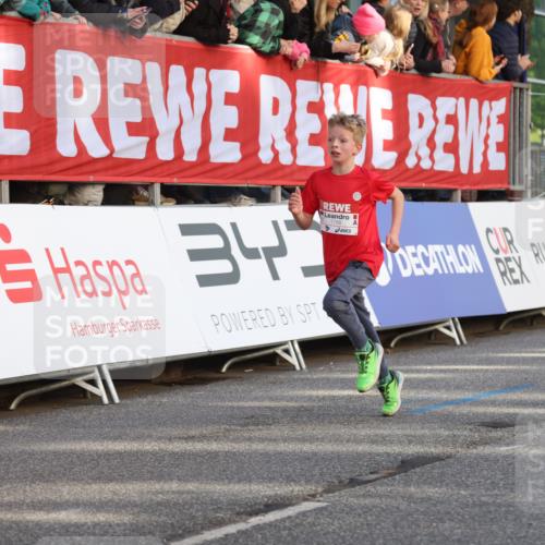 25.04.2025 - Das Zehntel Lena Gebhardt http://msf.ph/oto/7782275 26.04.2025 08:52:09 Ziel 1112, 1122, 1166, 1171, 1176, 1188, 1207, 1208, 1232, 1245, 1418, 1621, 1654, 1788, 1939, 2015, 2023, 2149, 2161, 2216, 2355, 2364, 2481, 2804, 2859, 2886, 3060, 3160, 3161, 3171, 3212, 3404, 3407, 3450, 3496, 3516, 3530, 3595, 3720, 3822, 3856, 3873 meine-sportfotos.de
