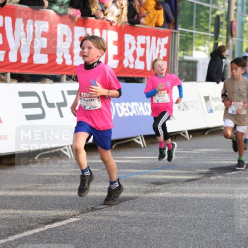 25.04.2025 - Das Zehntel Lena Gebhardt http://msf.ph/oto/7782455 26.04.2025 08:52:13 Ziel 1122, 1127, 1166, 1176, 1188, 1207, 1208, 1232, 1245, 1418, 1654, 1788, 1939, 1979, 2015, 2023, 2029, 2149, 2161, 2216, 2355, 2364, 2804, 2859, 2886, 3060, 3160, 3161, 3171, 3212, 3404, 3407, 3450, 3496, 3516, 3530, 3595, 3720, 3822 meine-sportfotos.de