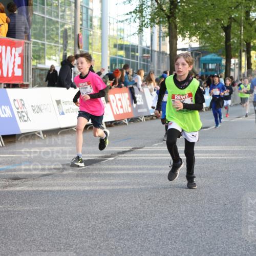 25.04.2025 - Das Zehntel Lena Gebhardt http://msf.ph/oto/7782575 26.04.2025 08:52:16 Ziel 1122, 1127, 1166, 1176, 1188, 1207, 1208, 1232, 1245, 1418, 1654, 1788, 1939, 1979, 2015, 2023, 2029, 2149, 2161, 2216, 2355, 2364, 2804, 2859, 2886, 3060, 3085, 3160, 3161, 3171, 3212, 3404, 3407, 3450, 3496, 3516, 3530, 3595, 3720, 3822 meine-sportfotos.de