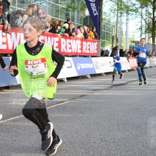 25.04.2025 - Das Zehntel Lena Gebhardt http://msf.ph/oto/7782641 26.04.2025 08:52:17 Ziel 1122, 1127, 1166, 1176, 1188, 1207, 1208, 1232, 1245, 1418, 1654, 1788, 1939, 1979, 2015, 2023, 2029, 2149, 2161, 2187, 2216, 2355, 2364, 2804, 2859, 2886, 3060, 3085, 3160, 3161, 3171, 3212, 3225, 3404, 3407, 3450, 3467, 3496, 3516, 3530, 3595, 3822 meine-sportfotos.de