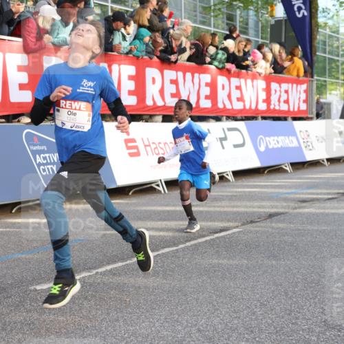 25.04.2025 - Das Zehntel Lena Gebhardt http://msf.ph/oto/7782685 26.04.2025 08:52:19 Ziel 1122, 1127, 1166, 1176, 1188, 1207, 1208, 1232, 1245, 1418, 1654, 1761, 1939, 1979, 2015, 2023, 2029, 2149, 2161, 2187, 2216, 2355, 2364, 2464, 2804, 2859, 2886, 3060, 3063, 3085, 3088, 3160, 3161, 3171, 3212, 3225, 3404, 3407, 3450, 3467, 3496, 3516, 3530, 3595, 3822, 3884 meine-sportfotos.de