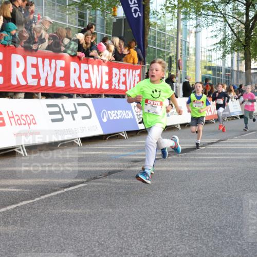 25.04.2025 - Das Zehntel Lena Gebhardt http://msf.ph/oto/7782754 26.04.2025 08:52:20 Ziel 1122, 1127, 1166, 1176, 1188, 1207, 1208, 1232, 1245, 1418, 1654, 1752, 1761, 1939, 1979, 2015, 2023, 2029, 2149, 2161, 2187, 2216, 2275, 2355, 2364, 2464, 2804, 2859, 2886, 3060, 3063, 3085, 3088, 3160, 3161, 3171, 3212, 3225, 3404, 3407, 3450, 3467, 3496, 3516, 3530, 3595, 3822, 3884 meine-sportfotos.de