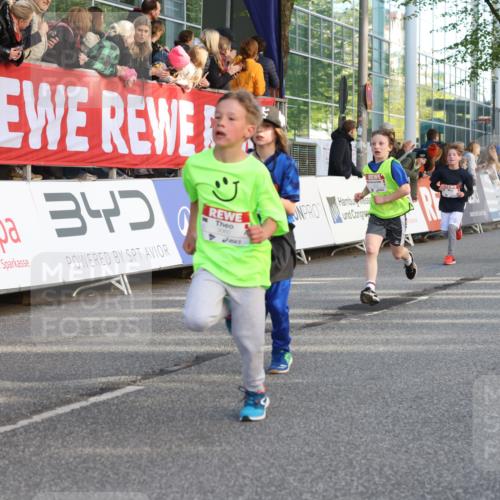 25.04.2025 - Das Zehntel Lena Gebhardt http://msf.ph/oto/7782763 26.04.2025 08:52:20 Ziel 1122, 1127, 1166, 1176, 1188, 1207, 1208, 1232, 1245, 1418, 1654, 1752, 1761, 1939, 1979, 2015, 2023, 2029, 2149, 2161, 2187, 2216, 2275, 2355, 2364, 2464, 2804, 2859, 2886, 3060, 3063, 3085, 3088, 3160, 3161, 3171, 3212, 3225, 3404, 3407, 3450, 3467, 3496, 3516, 3530, 3595, 3822, 3884 meine-sportfotos.de