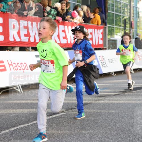 25.04.2025 - Das Zehntel Lena Gebhardt http://msf.ph/oto/7782783 26.04.2025 08:52:20 Ziel 1122, 1127, 1166, 1176, 1188, 1207, 1208, 1232, 1245, 1418, 1654, 1752, 1761, 1939, 1979, 2015, 2023, 2029, 2149, 2161, 2187, 2216, 2275, 2355, 2364, 2464, 2804, 2859, 2886, 3060, 3063, 3085, 3088, 3160, 3161, 3171, 3212, 3225, 3404, 3407, 3450, 3467, 3496, 3516, 3530, 3595, 3822, 3884 meine-sportfotos.de