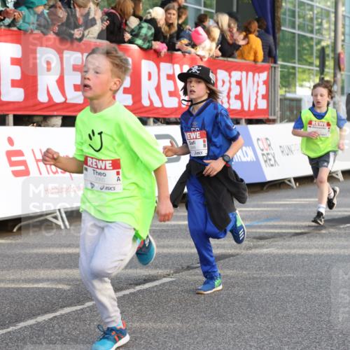 25.04.2025 - Das Zehntel Lena Gebhardt http://msf.ph/oto/7782793 26.04.2025 08:52:21 Ziel 1122, 1127, 1166, 1176, 1188, 1207, 1208, 1232, 1245, 1418, 1654, 1752, 1761, 1939, 1979, 2015, 2023, 2029, 2149, 2161, 2187, 2216, 2275, 2355, 2364, 2464, 2804, 2859, 2886, 3060, 3063, 3085, 3088, 3160, 3161, 3171, 3212, 3225, 3404, 3407, 3450, 3467, 3496, 3516, 3530, 3595, 3822, 3884, 3944 meine-sportfotos.de