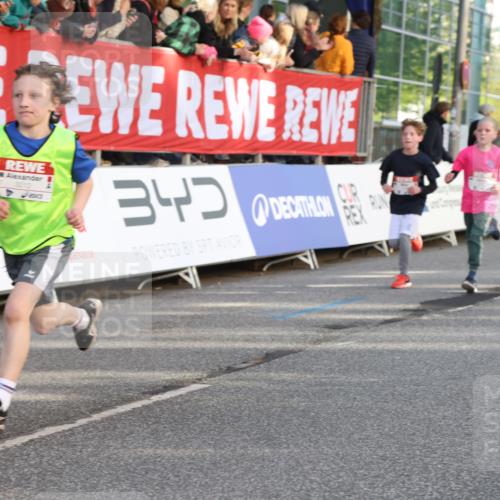 25.04.2025 - Das Zehntel Lena Gebhardt http://msf.ph/oto/7782840 26.04.2025 08:52:22 Ziel 1122, 1127, 1166, 1176, 1188, 1207, 1208, 1232, 1245, 1418, 1654, 1752, 1761, 1939, 1979, 2015, 2023, 2029, 2149, 2161, 2187, 2216, 2275, 2355, 2364, 2464, 2804, 2859, 2886, 3060, 3063, 3085, 3088, 3160, 3161, 3171, 3212, 3225, 3407, 3450, 3467, 3496, 3516, 3530, 3595, 3822, 3884, 3944 meine-sportfotos.de