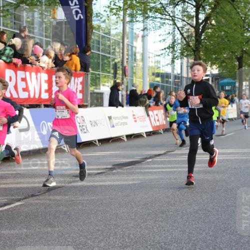 25.04.2025 - Das Zehntel Lena Gebhardt http://msf.ph/oto/7782916 26.04.2025 08:52:23 Ziel 1122, 1127, 1166, 1176, 1188, 1207, 1208, 1245, 1418, 1654, 1752, 1761, 1939, 1979, 2015, 2023, 2029, 2149, 2161, 2187, 2216, 2275, 2355, 2364, 2464, 2804, 2859, 2886, 3060, 3063, 3085, 3088, 3160, 3161, 3171, 3212, 3225, 3407, 3450, 3467, 3496, 3516, 3530, 3595, 3822, 3884, 3944 meine-sportfotos.de