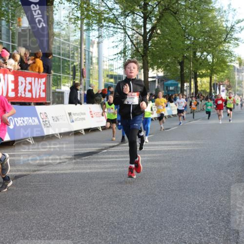 25.04.2025 - Das Zehntel Lena Gebhardt http://msf.ph/oto/7782925 26.04.2025 08:52:23 Ziel 1122, 1127, 1166, 1176, 1188, 1207, 1208, 1245, 1418, 1654, 1752, 1761, 1939, 1979, 2015, 2023, 2029, 2149, 2161, 2187, 2216, 2275, 2355, 2364, 2464, 2804, 2859, 2886, 3060, 3063, 3085, 3088, 3160, 3161, 3171, 3212, 3225, 3407, 3450, 3467, 3496, 3516, 3530, 3595, 3822, 3884, 3944 meine-sportfotos.de