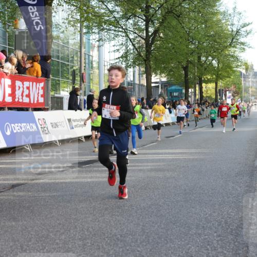 25.04.2025 - Das Zehntel Lena Gebhardt http://msf.ph/oto/7782932 26.04.2025 08:52:23 Ziel 1122, 1127, 1166, 1176, 1188, 1207, 1208, 1245, 1418, 1654, 1752, 1761, 1939, 1979, 2015, 2023, 2029, 2149, 2161, 2187, 2216, 2275, 2355, 2364, 2464, 2804, 2859, 2886, 3060, 3063, 3085, 3088, 3160, 3161, 3171, 3212, 3225, 3407, 3450, 3467, 3496, 3516, 3530, 3595, 3822, 3884, 3944 meine-sportfotos.de