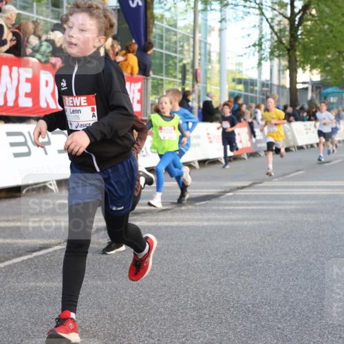 25.04.2025 - Das Zehntel Lena Gebhardt http://msf.ph/oto/7782968 26.04.2025 08:52:24 Ziel 1108, 1122, 1127, 1166, 1176, 1188, 1207, 1208, 1245, 1418, 1654, 1752, 1761, 1939, 1979, 2015, 2023, 2029, 2149, 2161, 2187, 2216, 2275, 2355, 2364, 2464, 2500, 2804, 2859, 2886, 3060, 3063, 3085, 3088, 3160, 3161, 3171, 3212, 3225, 3407, 3467, 3496, 3516, 3530, 3595, 3822, 3884, 3944 meine-sportfotos.de