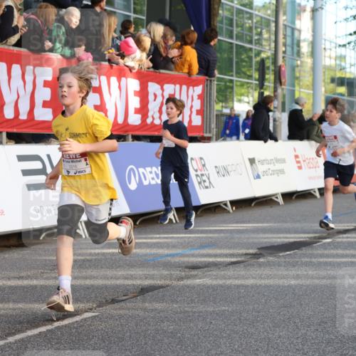 25.04.2025 - Das Zehntel Lena Gebhardt http://msf.ph/oto/7783051 26.04.2025 08:52:26 Ziel 1108, 1122, 1127, 1166, 1176, 1188, 1207, 1245, 1418, 1752, 1761, 1979, 2023, 2029, 2149, 2161, 2187, 2216, 2275, 2355, 2364, 2464, 2500, 2804, 2859, 2886, 3060, 3063, 3085, 3088, 3102, 3160, 3161, 3171, 3212, 3225, 3407, 3467, 3496, 3499, 3516, 3530, 3822, 3884, 3944 meine-sportfotos.de