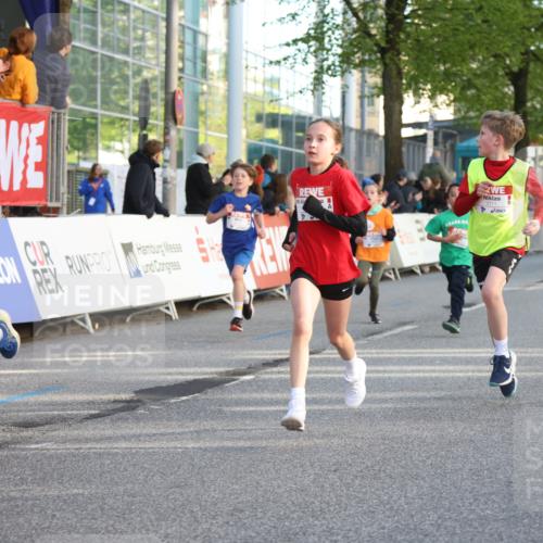 25.04.2025 - Das Zehntel Lena Gebhardt http://msf.ph/oto/7783108 26.04.2025 08:52:28 Ziel 1108, 1122, 1127, 1166, 1176, 1188, 1207, 1245, 1418, 1752, 1761, 1979, 2023, 2029, 2149, 2161, 2187, 2216, 2275, 2355, 2364, 2464, 2500, 2804, 2859, 2886, 3063, 3085, 3088, 3102, 3160, 3161, 3171, 3178, 3212, 3225, 3407, 3462, 3467, 3496, 3499, 3592, 3822, 3884, 3921, 3944 meine-sportfotos.de