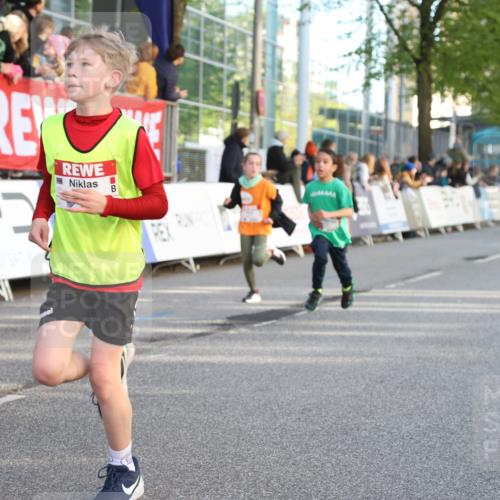 25.04.2025 - Das Zehntel Lena Gebhardt http://msf.ph/oto/7783182 26.04.2025 08:52:29 Ziel 1108, 1122, 1127, 1166, 1176, 1188, 1207, 1245, 1418, 1568, 1752, 1761, 1979, 2023, 2029, 2161, 2187, 2216, 2275, 2355, 2364, 2464, 2500, 2804, 2859, 2886, 3063, 3085, 3088, 3102, 3160, 3161, 3171, 3178, 3212, 3225, 3407, 3462, 3467, 3496, 3499, 3592, 3603, 3617, 3822, 3884, 3921, 3944 meine-sportfotos.de