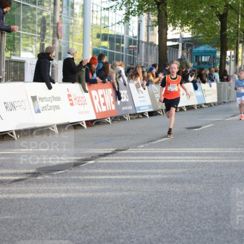 25.04.2025 - Das Zehntel Lena Gebhardt http://msf.ph/oto/7783275 26.04.2025 08:52:31 Ziel 1108, 1122, 1127, 1166, 1176, 1188, 1418, 1568, 1752, 1761, 1979, 2023, 2029, 2187, 2216, 2275, 2355, 2364, 2464, 2500, 2804, 2859, 2886, 3063, 3085, 3088, 3102, 3160, 3161, 3171, 3178, 3212, 3225, 3407, 3409, 3462, 3467, 3496, 3499, 3592, 3603, 3617, 3822, 3884, 3921, 3944 meine-sportfotos.de