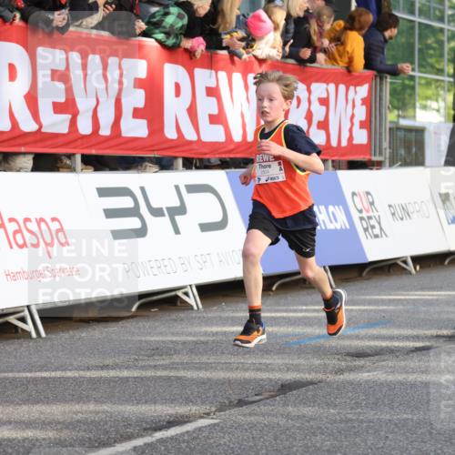 25.04.2025 - Das Zehntel Lena Gebhardt http://msf.ph/oto/7783316 26.04.2025 08:52:33 Ziel 1108, 1122, 1127, 1166, 1176, 1188, 1418, 1541, 1568, 1752, 1761, 1979, 2023, 2029, 2187, 2194, 2216, 2275, 2364, 2464, 2500, 2628, 2804, 2859, 2886, 3063, 3085, 3088, 3102, 3161, 3171, 3178, 3225, 3407, 3409, 3462, 3467, 3496, 3499, 3592, 3599, 3603, 3617, 3822, 3884, 3921, 3944 meine-sportfotos.de