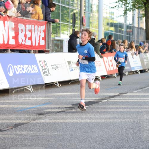 25.04.2025 - Das Zehntel Lena Gebhardt http://msf.ph/oto/7783377 26.04.2025 08:52:35 Ziel 1108, 1122, 1127, 1176, 1188, 1418, 1541, 1568, 1752, 1761, 1979, 2023, 2029, 2187, 2194, 2216, 2275, 2364, 2464, 2500, 2628, 2804, 2859, 3063, 3085, 3088, 3102, 3104, 3110, 3161, 3171, 3178, 3225, 3409, 3462, 3467, 3499, 3592, 3599, 3603, 3617, 3811, 3822, 3884, 3921, 3944 meine-sportfotos.de