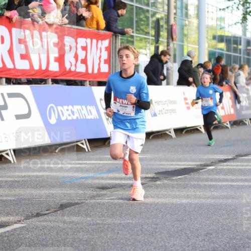 25.04.2025 - Das Zehntel Lena Gebhardt http://msf.ph/oto/7783403 26.04.2025 08:52:35 Ziel 1108, 1122, 1127, 1176, 1188, 1418, 1541, 1568, 1752, 1761, 1979, 2023, 2029, 2187, 2194, 2216, 2275, 2364, 2464, 2500, 2628, 2804, 2859, 3063, 3085, 3088, 3102, 3104, 3110, 3161, 3171, 3178, 3225, 3409, 3462, 3467, 3499, 3592, 3599, 3603, 3617, 3811, 3822, 3884, 3921, 3944 meine-sportfotos.de