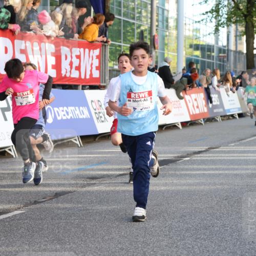 25.04.2025 - Das Zehntel Lena Gebhardt http://msf.ph/oto/7783605 26.04.2025 08:52:41 Ziel 1108, 1122, 1127, 1229, 1418, 1453, 1541, 1568, 1752, 1761, 1979, 2029, 2170, 2187, 2191, 2194, 2212, 2275, 2364, 2464, 2471, 2500, 2628, 2804, 3038, 3042, 3063, 3085, 3088, 3095, 3102, 3104, 3110, 3171, 3178, 3225, 3409, 3462, 3467, 3499, 3592, 3599, 3603, 3611, 3617, 3811, 3822, 3870, 3884, 3921, 3941, 3944 meine-sportfotos.de