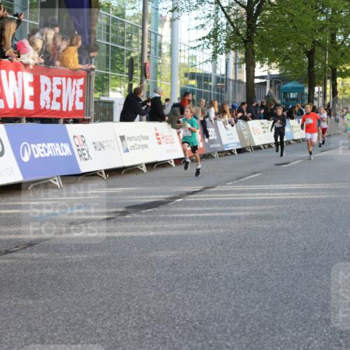 25.04.2025 - Das Zehntel Lena Gebhardt http://msf.ph/oto/7783665 26.04.2025 08:52:42 Ziel 1108, 1122, 1127, 1229, 1418, 1453, 1541, 1568, 1752, 1761, 1979, 2029, 2170, 2187, 2191, 2194, 2212, 2275, 2464, 2471, 2500, 2628, 2804, 3038, 3042, 3063, 3085, 3088, 3095, 3102, 3104, 3110, 3171, 3178, 3225, 3409, 3462, 3467, 3499, 3592, 3599, 3603, 3611, 3617, 3811, 3870, 3884, 3921, 3941, 3944 meine-sportfotos.de