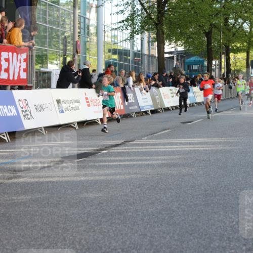 25.04.2025 - Das Zehntel Lena Gebhardt http://msf.ph/oto/7783673 26.04.2025 08:52:42 Ziel 1108, 1122, 1127, 1229, 1418, 1453, 1541, 1568, 1752, 1761, 1979, 2029, 2170, 2187, 2191, 2194, 2212, 2275, 2464, 2471, 2500, 2628, 2804, 3038, 3042, 3063, 3085, 3088, 3095, 3102, 3104, 3110, 3171, 3178, 3225, 3409, 3462, 3467, 3499, 3592, 3599, 3603, 3611, 3617, 3811, 3870, 3884, 3921, 3941, 3944 meine-sportfotos.de