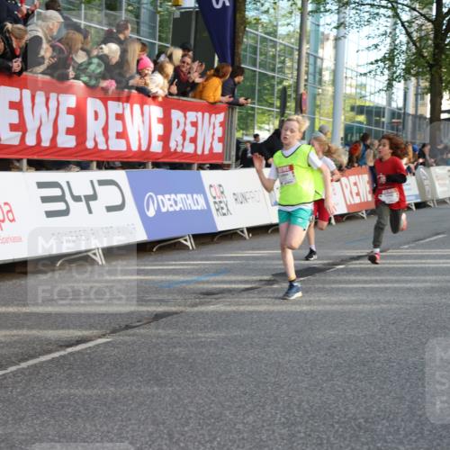 25.04.2025 - Das Zehntel Lena Gebhardt http://msf.ph/oto/7783879 26.04.2025 08:52:47 Ziel 1108, 1127, 1229, 1453, 1541, 1568, 1752, 1761, 1803, 1921, 2025, 2170, 2187, 2191, 2194, 2212, 2275, 2464, 2471, 2500, 2628, 2653, 2706, 2733, 2826, 3038, 3042, 3063, 3085, 3088, 3095, 3102, 3104, 3110, 3178, 3225, 3409, 3462, 3467, 3499, 3532, 3592, 3599, 3603, 3611, 3617, 3722, 3781, 3787, 3805, 3811, 3870, 3884, 3921, 3941, 3944 meine-sportfotos.de