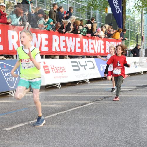 25.04.2025 - Das Zehntel Lena Gebhardt http://msf.ph/oto/7783925 26.04.2025 08:52:48 Ziel 1108, 1127, 1229, 1453, 1541, 1568, 1752, 1761, 1803, 1921, 1984, 2025, 2170, 2187, 2191, 2194, 2212, 2275, 2464, 2471, 2500, 2628, 2653, 2706, 2733, 2826, 3038, 3042, 3063, 3085, 3088, 3095, 3102, 3104, 3110, 3178, 3225, 3409, 3462, 3467, 3499, 3532, 3592, 3599, 3603, 3611, 3617, 3722, 3781, 3787, 3805, 3811, 3870, 3884, 3921, 3941, 3944 meine-sportfotos.de