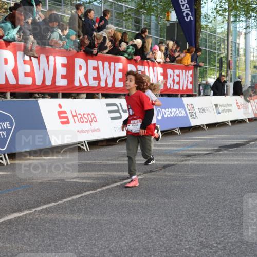 25.04.2025 - Das Zehntel Lena Gebhardt http://msf.ph/oto/7783933 26.04.2025 08:52:48 Ziel 1108, 1127, 1229, 1453, 1541, 1568, 1752, 1761, 1803, 1921, 1984, 2025, 2170, 2187, 2191, 2194, 2212, 2275, 2464, 2471, 2500, 2628, 2653, 2706, 2733, 2826, 3038, 3042, 3063, 3085, 3088, 3095, 3102, 3104, 3110, 3178, 3225, 3409, 3462, 3467, 3499, 3532, 3592, 3599, 3603, 3611, 3617, 3722, 3781, 3787, 3805, 3811, 3870, 3884, 3921, 3941, 3944 meine-sportfotos.de