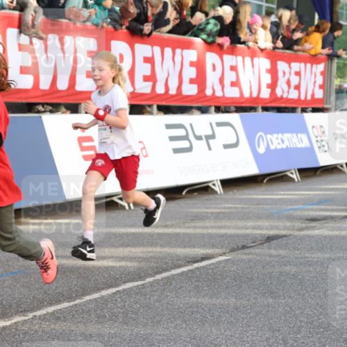25.04.2025 - Das Zehntel Lena Gebhardt http://msf.ph/oto/7783954 26.04.2025 08:52:48 Ziel 1108, 1127, 1229, 1453, 1541, 1568, 1752, 1761, 1803, 1921, 1984, 2025, 2170, 2187, 2191, 2194, 2212, 2275, 2464, 2471, 2500, 2628, 2653, 2706, 2733, 2826, 3038, 3042, 3063, 3085, 3088, 3095, 3102, 3104, 3110, 3178, 3225, 3409, 3462, 3467, 3499, 3532, 3592, 3599, 3603, 3611, 3617, 3722, 3781, 3787, 3805, 3811, 3870, 3884, 3921, 3941, 3944 meine-sportfotos.de