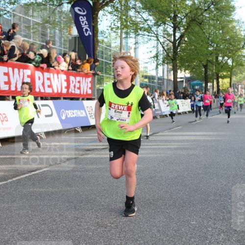 25.04.2025 - Das Zehntel Lena Gebhardt http://msf.ph/oto/7784068 26.04.2025 08:52:51 Ziel 1108, 1229, 1453, 1478, 1479, 1541, 1568, 1752, 1761, 1803, 1921, 1984, 2025, 2170, 2187, 2191, 2194, 2212, 2275, 2464, 2471, 2500, 2628, 2653, 2706, 2733, 2826, 3038, 3042, 3063, 3088, 3095, 3102, 3104, 3110, 3178, 3225, 3409, 3462, 3467, 3499, 3524, 3532, 3592, 3599, 3603, 3611, 3617, 3722, 3781, 3787, 3805, 3811, 3870, 3884, 3921, 3941, 3944 meine-sportfotos.de