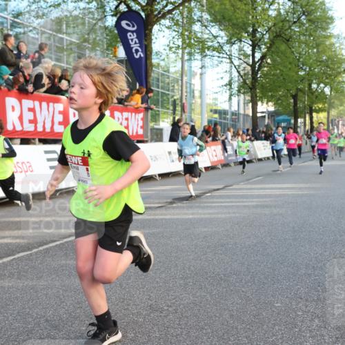 25.04.2025 - Das Zehntel Lena Gebhardt http://msf.ph/oto/7784083 26.04.2025 08:52:51 Ziel 1108, 1229, 1453, 1478, 1479, 1541, 1568, 1752, 1761, 1803, 1921, 1984, 2025, 2170, 2187, 2191, 2194, 2212, 2275, 2464, 2471, 2500, 2628, 2653, 2706, 2733, 2826, 3038, 3042, 3063, 3088, 3095, 3102, 3104, 3110, 3178, 3225, 3409, 3462, 3467, 3499, 3524, 3532, 3592, 3599, 3603, 3611, 3617, 3722, 3781, 3787, 3805, 3811, 3870, 3884, 3921, 3941, 3944 meine-sportfotos.de