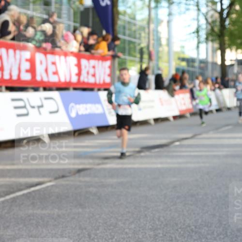 25.04.2025 - Das Zehntel Lena Gebhardt http://msf.ph/oto/7784092 26.04.2025 08:52:51 Ziel 1108, 1229, 1453, 1478, 1479, 1541, 1568, 1752, 1761, 1803, 1921, 1984, 2025, 2170, 2187, 2191, 2194, 2212, 2275, 2464, 2471, 2500, 2628, 2653, 2706, 2733, 2826, 3038, 3042, 3063, 3088, 3095, 3102, 3104, 3110, 3178, 3225, 3409, 3462, 3467, 3499, 3524, 3532, 3592, 3599, 3603, 3611, 3617, 3722, 3781, 3787, 3805, 3811, 3870, 3884, 3921, 3941, 3944 meine-sportfotos.de