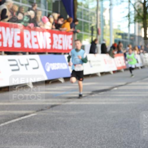 25.04.2025 - Das Zehntel Lena Gebhardt http://msf.ph/oto/7784099 26.04.2025 08:52:51 Ziel 1108, 1229, 1453, 1478, 1479, 1541, 1568, 1752, 1761, 1803, 1921, 1984, 2025, 2170, 2187, 2191, 2194, 2212, 2275, 2464, 2471, 2500, 2628, 2653, 2706, 2733, 2826, 3038, 3042, 3063, 3088, 3095, 3102, 3104, 3110, 3178, 3225, 3409, 3462, 3467, 3499, 3524, 3532, 3592, 3599, 3603, 3611, 3617, 3722, 3781, 3787, 3805, 3811, 3870, 3884, 3921, 3941, 3944 meine-sportfotos.de