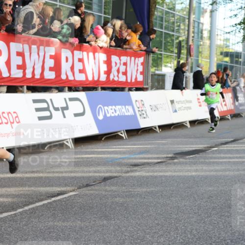 25.04.2025 - Das Zehntel Lena Gebhardt http://msf.ph/oto/7784122 26.04.2025 08:52:52 Ziel 1108, 1229, 1453, 1478, 1479, 1541, 1568, 1752, 1761, 1803, 1921, 1984, 2025, 2035, 2170, 2187, 2191, 2194, 2212, 2275, 2464, 2471, 2500, 2628, 2653, 2706, 2733, 2826, 3038, 3042, 3063, 3088, 3095, 3102, 3104, 3110, 3178, 3225, 3409, 3462, 3467, 3499, 3524, 3532, 3592, 3599, 3603, 3611, 3617, 3722, 3781, 3787, 3805, 3811, 3870, 3884, 3921, 3941, 3944 meine-sportfotos.de