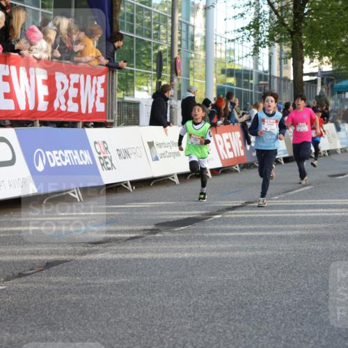 25.04.2025 - Das Zehntel Lena Gebhardt http://msf.ph/oto/7784139 26.04.2025 08:52:52 Ziel 1108, 1229, 1453, 1478, 1479, 1541, 1568, 1752, 1761, 1803, 1921, 1984, 2025, 2035, 2170, 2187, 2191, 2194, 2212, 2275, 2464, 2471, 2500, 2628, 2653, 2706, 2733, 2826, 3038, 3042, 3063, 3088, 3095, 3102, 3104, 3110, 3178, 3225, 3409, 3462, 3467, 3499, 3524, 3532, 3592, 3599, 3603, 3611, 3617, 3722, 3781, 3787, 3805, 3811, 3870, 3884, 3921, 3941, 3944 meine-sportfotos.de