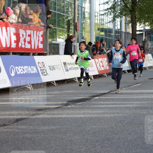 25.04.2025 - Das Zehntel Lena Gebhardt http://msf.ph/oto/7784154 26.04.2025 08:52:53 Ziel 1108, 1229, 1453, 1478, 1479, 1541, 1568, 1752, 1761, 1778, 1803, 1921, 1933, 1984, 2025, 2035, 2170, 2191, 2194, 2212, 2275, 2464, 2471, 2500, 2628, 2653, 2706, 2733, 2826, 3038, 3042, 3063, 3088, 3095, 3102, 3104, 3110, 3178, 3409, 3462, 3499, 3524, 3532, 3592, 3599, 3603, 3611, 3617, 3719, 3722, 3781, 3787, 3805, 3811, 3870, 3884, 3921, 3941, 3944 meine-sportfotos.de