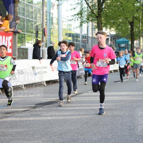 25.04.2025 - Das Zehntel Lena Gebhardt http://msf.ph/oto/7784185 26.04.2025 08:52:54 Ziel 1108, 1229, 1453, 1478, 1479, 1541, 1568, 1752, 1778, 1803, 1921, 1933, 1984, 2025, 2035, 2170, 2191, 2194, 2212, 2275, 2471, 2500, 2590, 2628, 2653, 2694, 2706, 2733, 2826, 3038, 3042, 3063, 3088, 3095, 3102, 3104, 3110, 3178, 3409, 3462, 3499, 3524, 3532, 3592, 3599, 3603, 3611, 3617, 3719, 3722, 3729, 3781, 3787, 3805, 3811, 3870, 3884, 3921, 3941, 3944 meine-sportfotos.de