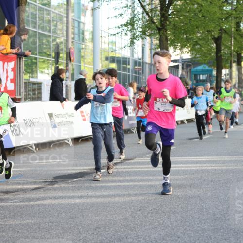 25.04.2025 - Das Zehntel Lena Gebhardt http://msf.ph/oto/7784191 26.04.2025 08:52:54 Ziel 1108, 1229, 1453, 1478, 1479, 1541, 1568, 1752, 1778, 1803, 1921, 1933, 1984, 2025, 2035, 2170, 2191, 2194, 2212, 2275, 2471, 2500, 2590, 2628, 2653, 2694, 2706, 2733, 2826, 3038, 3042, 3063, 3088, 3095, 3102, 3104, 3110, 3178, 3409, 3462, 3499, 3524, 3532, 3592, 3599, 3603, 3611, 3617, 3719, 3722, 3729, 3781, 3787, 3805, 3811, 3870, 3884, 3921, 3941, 3944 meine-sportfotos.de