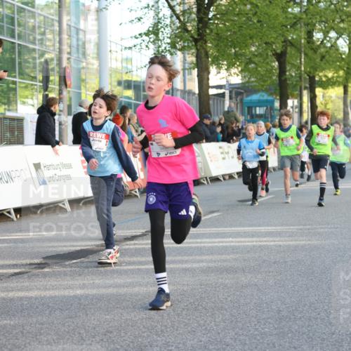 25.04.2025 - Das Zehntel Lena Gebhardt http://msf.ph/oto/7784197 26.04.2025 08:52:54 Ziel 1108, 1229, 1453, 1478, 1479, 1541, 1568, 1752, 1778, 1803, 1921, 1933, 1984, 2025, 2035, 2170, 2191, 2194, 2212, 2275, 2471, 2500, 2590, 2628, 2653, 2694, 2706, 2733, 2826, 3038, 3042, 3063, 3088, 3095, 3102, 3104, 3110, 3178, 3409, 3462, 3499, 3524, 3532, 3592, 3599, 3603, 3611, 3617, 3719, 3722, 3729, 3781, 3787, 3805, 3811, 3870, 3884, 3921, 3941, 3944 meine-sportfotos.de