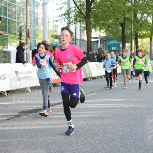 25.04.2025 - Das Zehntel Lena Gebhardt http://msf.ph/oto/7784205 26.04.2025 08:52:54 Ziel 1108, 1229, 1453, 1478, 1479, 1541, 1568, 1752, 1778, 1803, 1921, 1933, 1984, 2025, 2035, 2170, 2191, 2194, 2212, 2275, 2471, 2500, 2590, 2628, 2653, 2694, 2706, 2733, 2826, 3038, 3042, 3063, 3088, 3095, 3102, 3104, 3110, 3178, 3409, 3462, 3499, 3524, 3532, 3592, 3599, 3603, 3611, 3617, 3719, 3722, 3729, 3781, 3787, 3805, 3811, 3870, 3884, 3921, 3941, 3944 meine-sportfotos.de