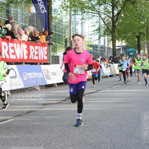 25.04.2025 - Das Zehntel Lena Gebhardt http://msf.ph/oto/7784230 26.04.2025 08:52:54 Ziel 1108, 1229, 1453, 1478, 1479, 1541, 1568, 1752, 1778, 1803, 1921, 1933, 1984, 2025, 2035, 2170, 2191, 2194, 2212, 2275, 2471, 2500, 2590, 2628, 2653, 2694, 2706, 2733, 2826, 3038, 3042, 3063, 3088, 3095, 3102, 3104, 3110, 3178, 3409, 3462, 3499, 3524, 3532, 3592, 3599, 3603, 3611, 3617, 3719, 3722, 3729, 3781, 3787, 3805, 3811, 3870, 3884, 3921, 3941, 3944 meine-sportfotos.de