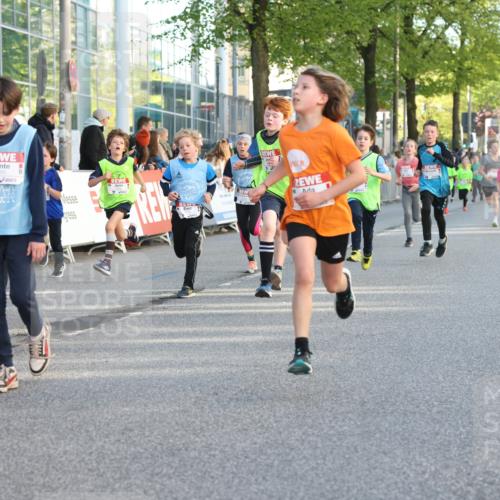 25.04.2025 - Das Zehntel Lena Gebhardt http://msf.ph/oto/7784280 26.04.2025 08:52:56 Ziel 1108, 1229, 1453, 1478, 1479, 1541, 1568, 1665, 1778, 1803, 1921, 1933, 1944, 1984, 2025, 2035, 2170, 2191, 2194, 2212, 2471, 2500, 2590, 2628, 2645, 2653, 2694, 2706, 2733, 2826, 3038, 3042, 3053, 3064, 3095, 3102, 3104, 3110, 3173, 3178, 3409, 3462, 3499, 3524, 3532, 3592, 3599, 3603, 3611, 3617, 3719, 3722, 3729, 3781, 3787, 3805, 3811, 3870, 3921, 3941, 3944 meine-sportfotos.de